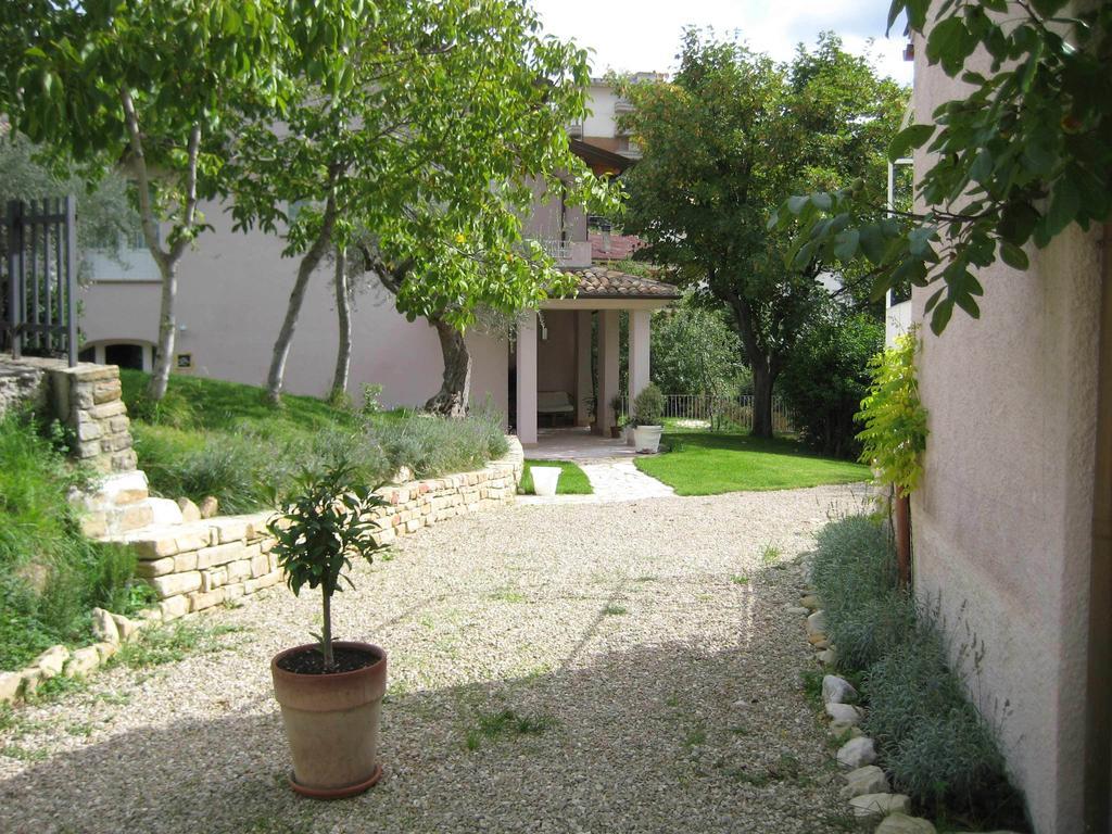 Altrocanto Farindola Buitenkant foto